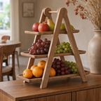 Etagère met fruit op het dressoir in de eetkamer
