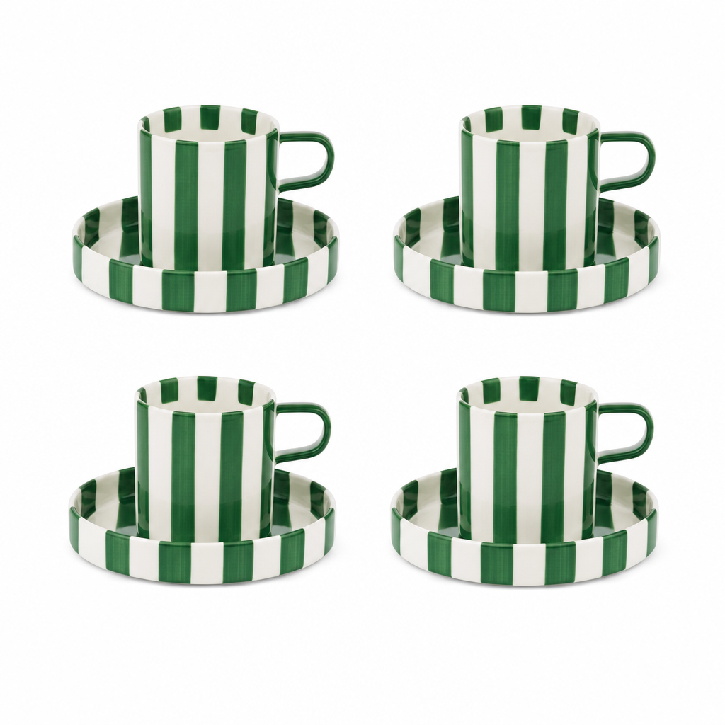Set van 4 gestreepte koffiekopjes met schotels in groen, studiofoto