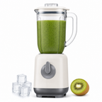 Blender met glazen kan gevuld met een smoothie